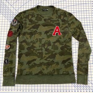 VIP Clothing Long Sleeve Sweatshirt w/ Patches XL Green Camouflage